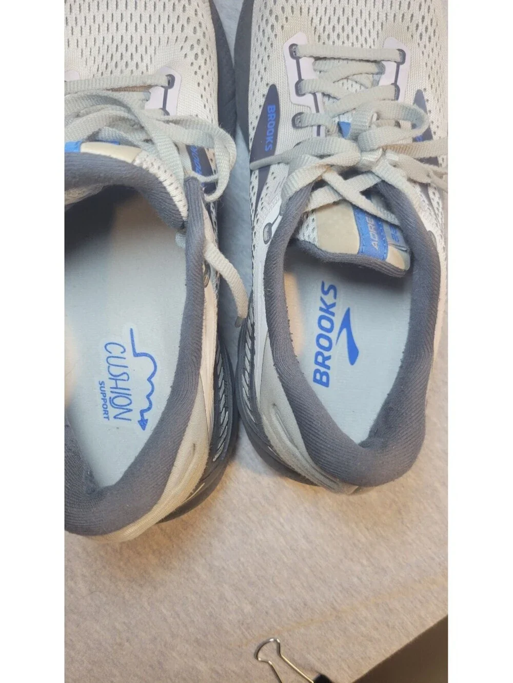 Brooks Adrenaline GTS 22 Running Shoes Size 8.5 US Medium Width